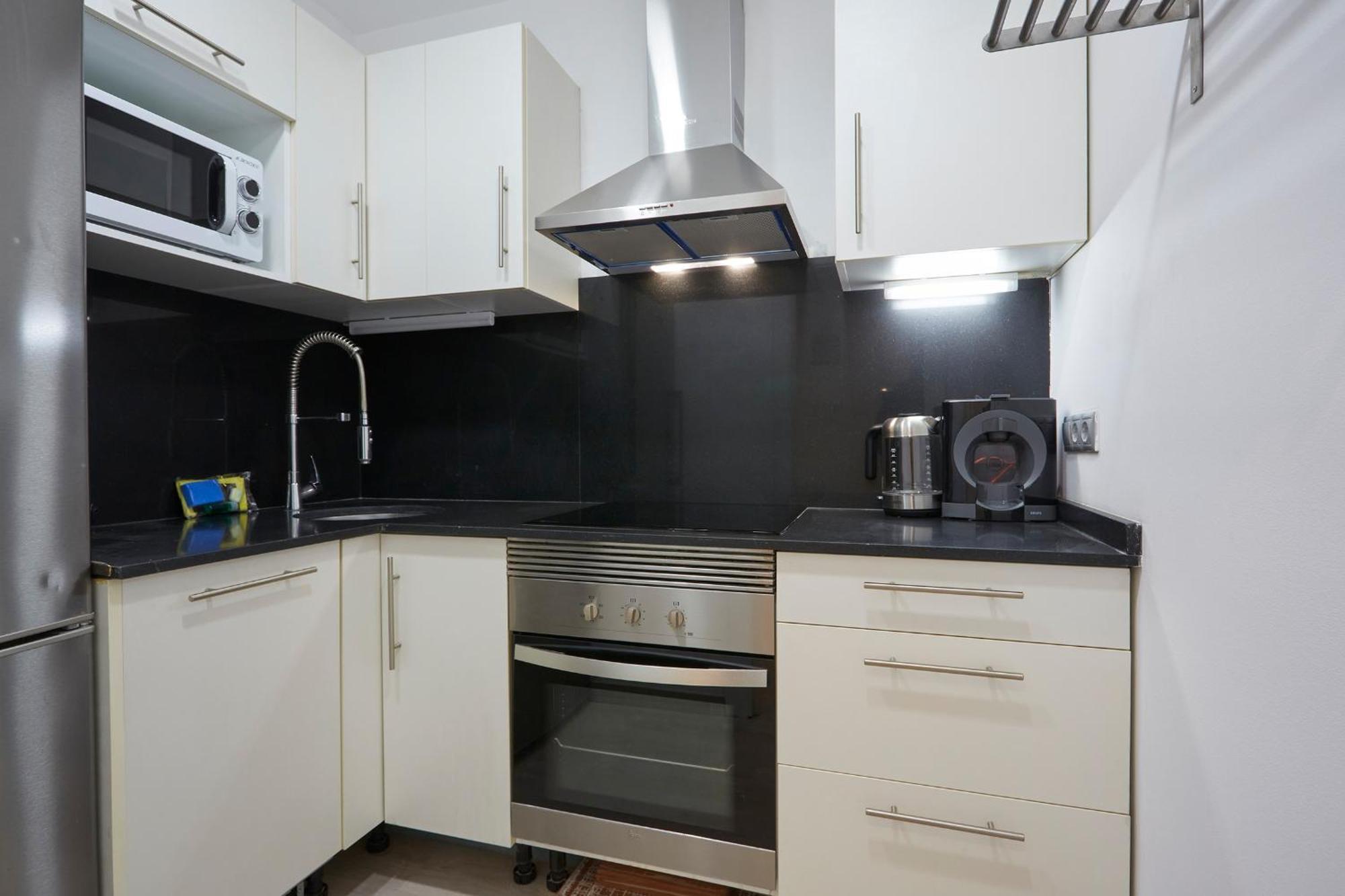One Bedroom Flat Close To Beach バルセロナ エクステリア 写真